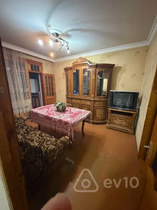 Satılır 3 otaqlı köhnə tikili 50 m²