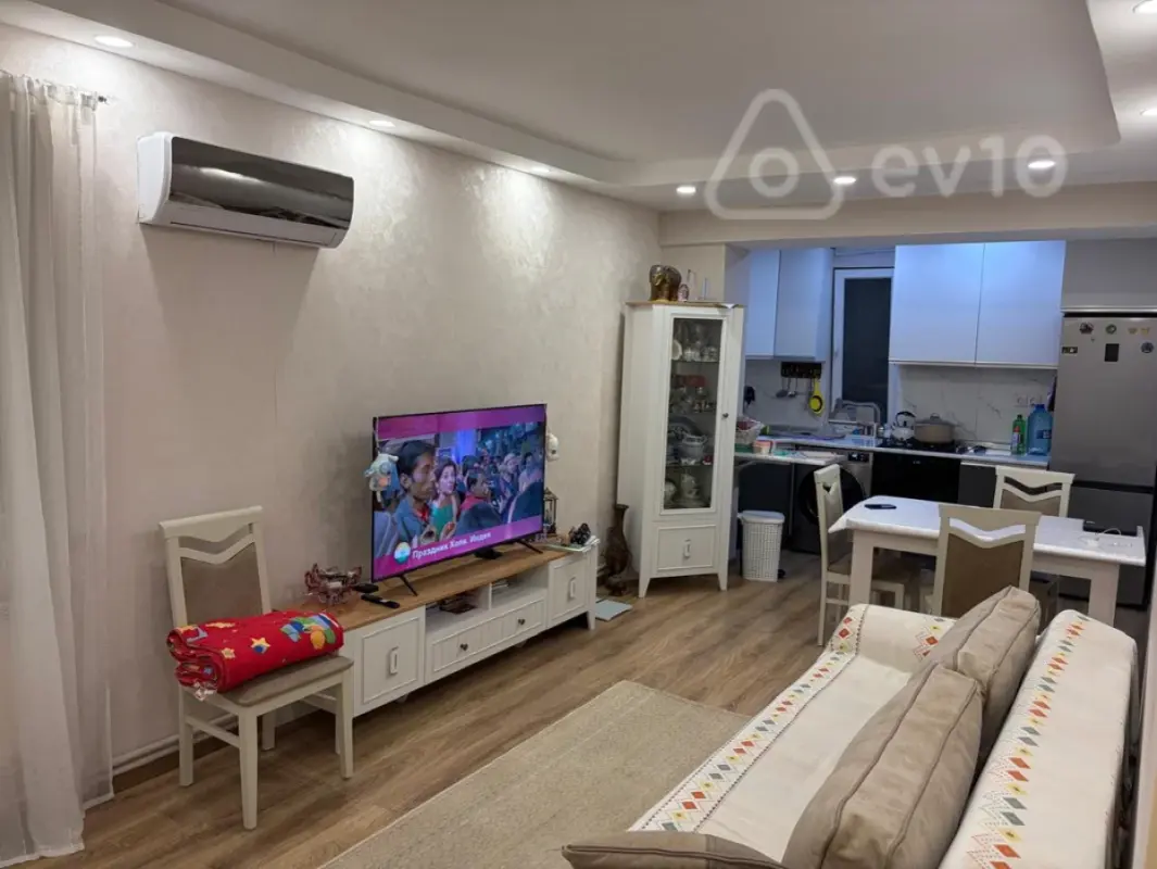 Satılır 2 otaqlı köhnə tikili 40 m²