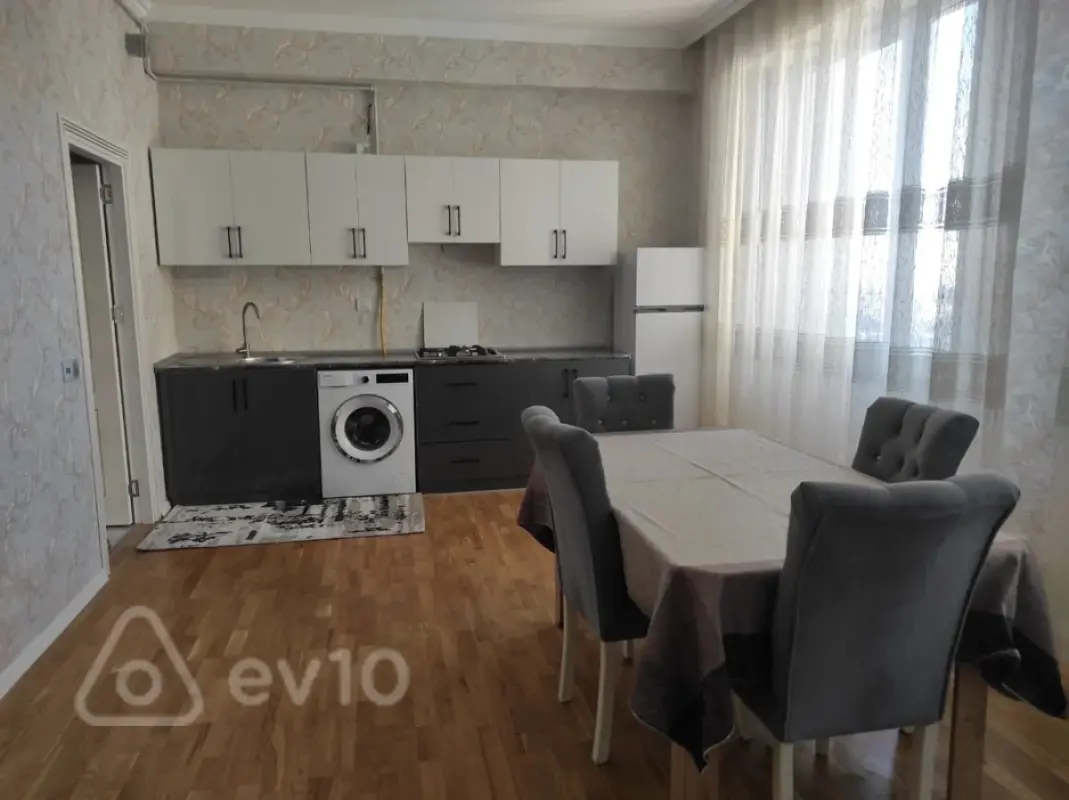 Kirayə verilir 3 otaqlı yeni tikili 80 m²