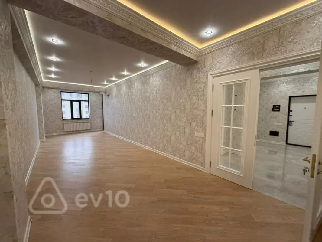 Satılır 3 otaqlı yeni tikili 151 m²