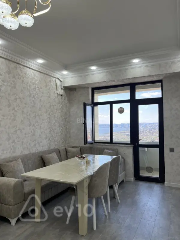 Kirayə verilir 3 otaqlı yeni tikili 80 m²