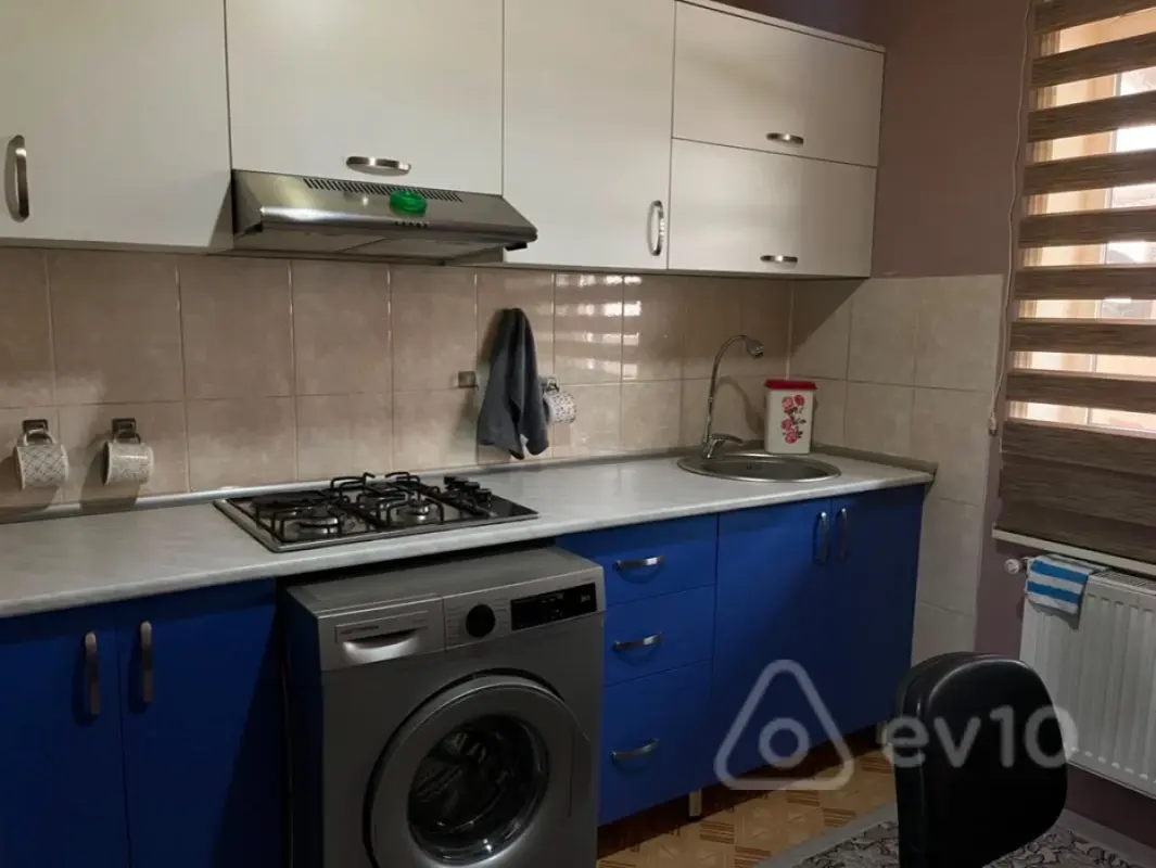 Kirayə verilir 3 otaqlı yeni tikili 140 m²