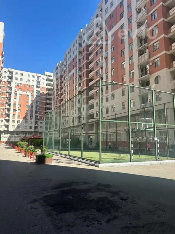 Kirayə verilir 3 otaqlı yeni tikili 130 m²