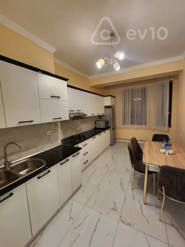 Kirayə verilir 2 otaqlı yeni tikili 106 m²