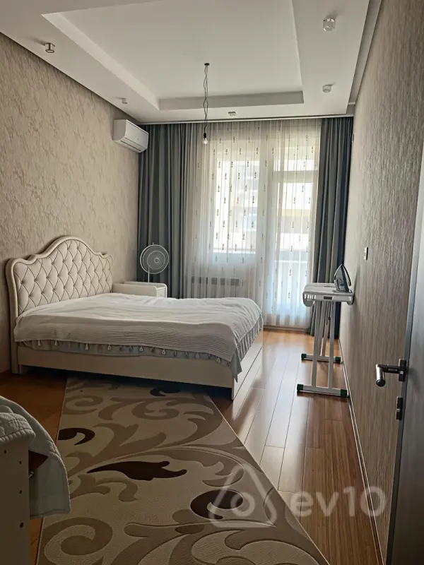 Kirayə verilir 3 otaqlı yeni tikili 117 m²