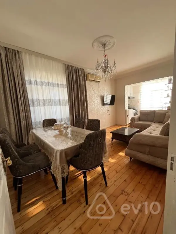 Satılır 2 otaqlı köhnə tikili 45 m²