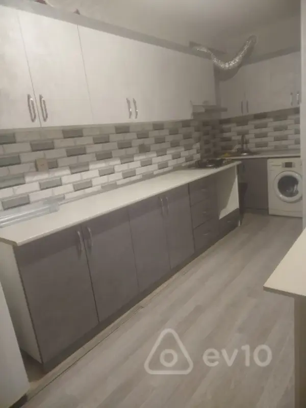 Kirayə verilir 3 otaqlı yeni tikili 80 m²