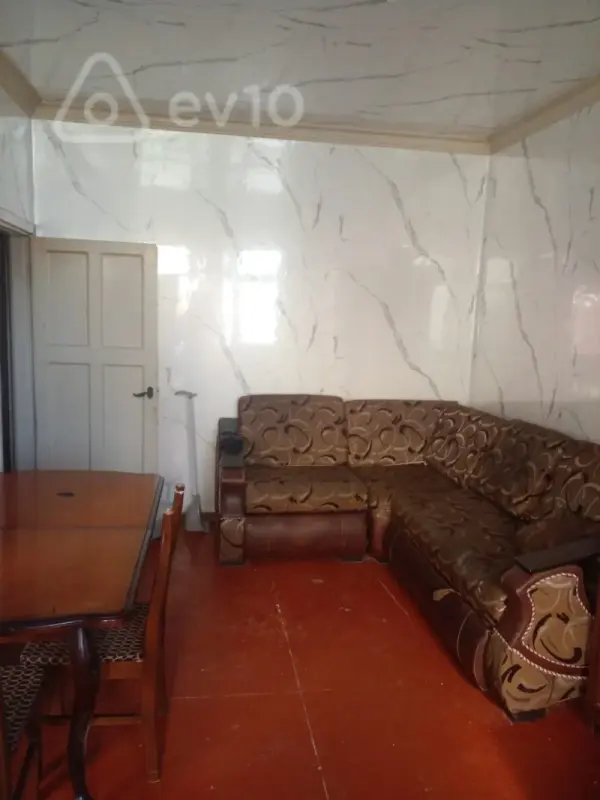 Kirayə verilir 2 otaqlı köhnə tikili 35 m²
