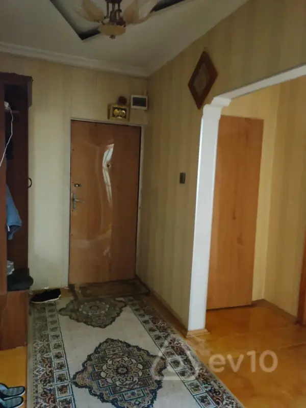 Satılır 3 otaqlı köhnə tikili 80 m²