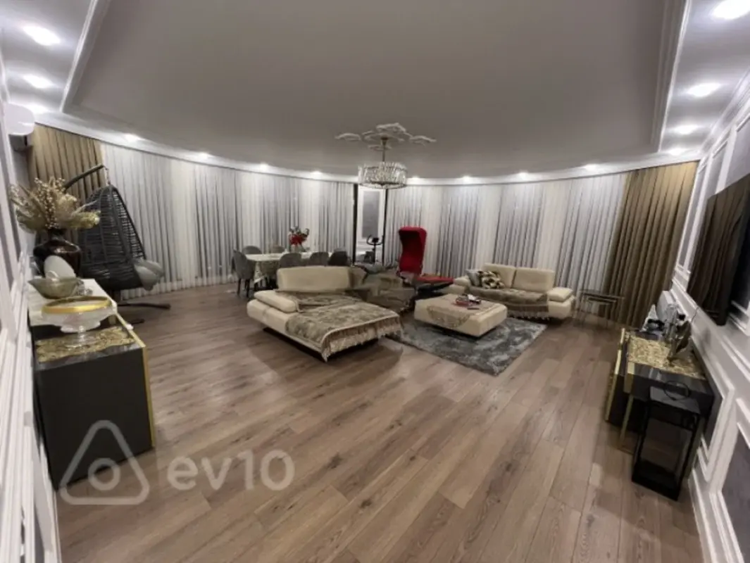 Satılır 3 otaqlı yeni tikili 160 m²