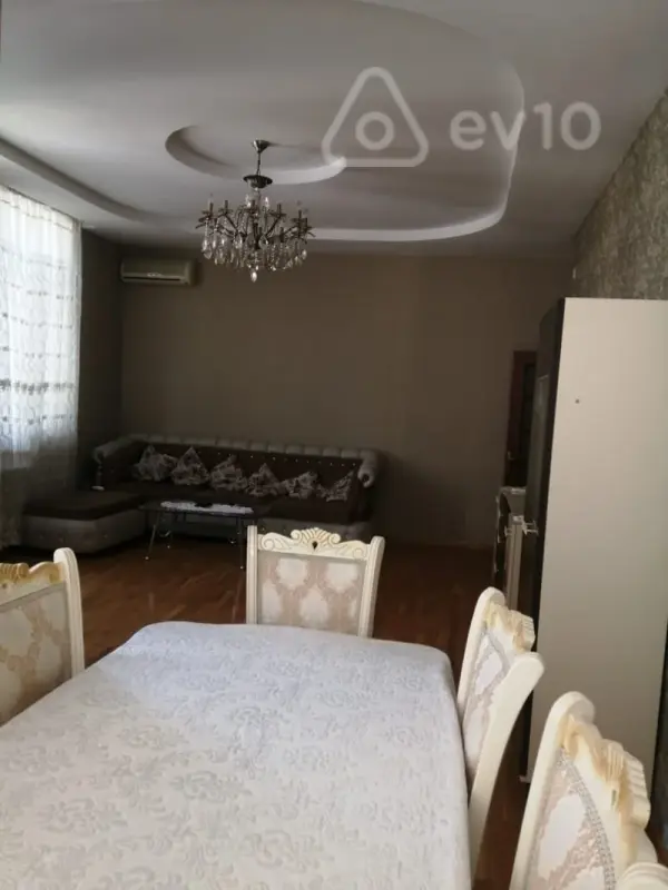 Kirayə verilir 3 otaqlı yeni tikili 130 m²