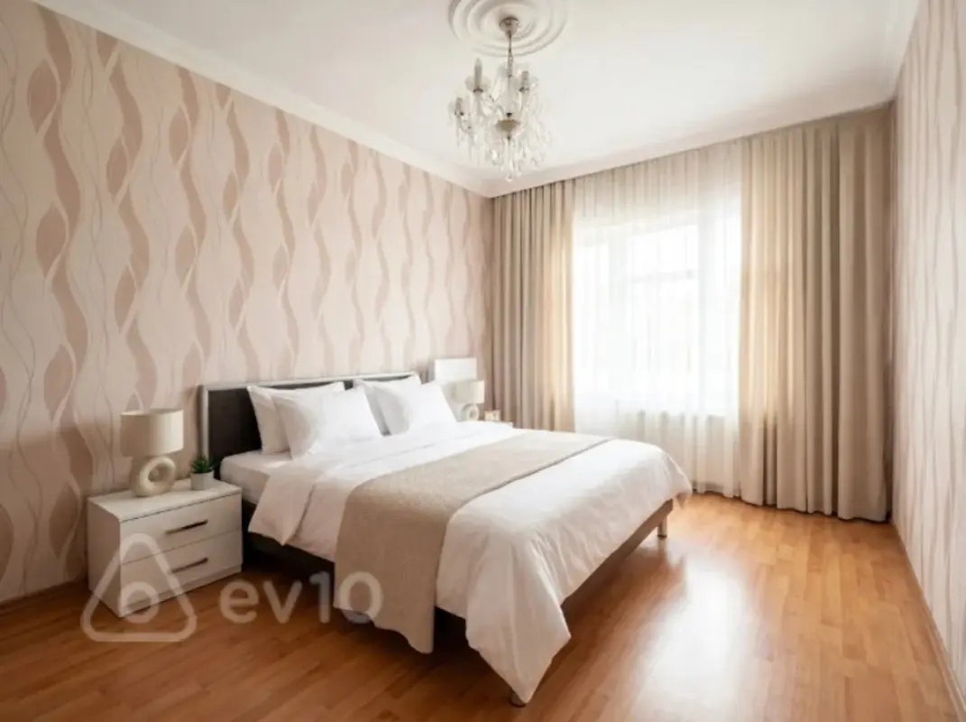 Satılır 4 otaqlı köhnə tikili 100 m²