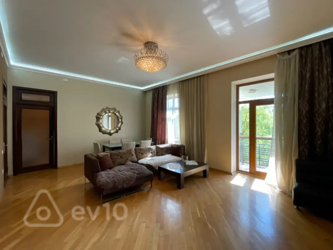 Kirayə verilir 3 otaqlı köhnə tikili 100 m²