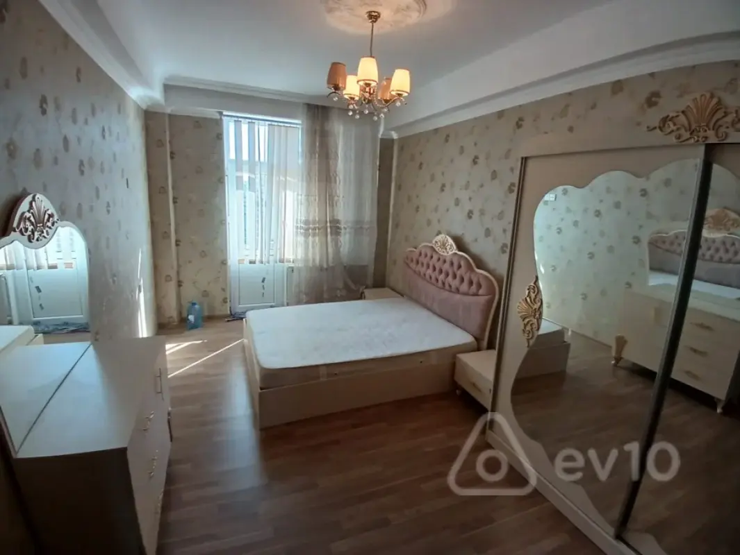 Kirayə verilir 2 otaqlı yeni tikili 90 m²