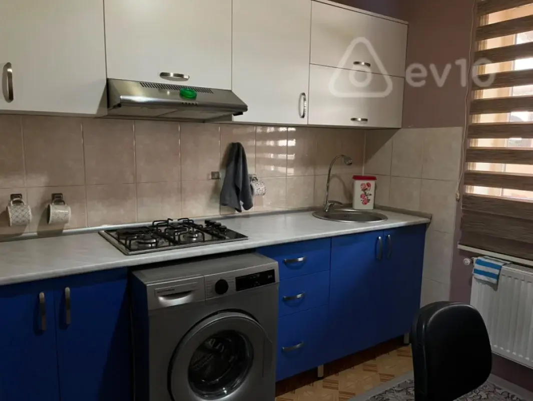 Kirayə verilir 3 otaqlı yeni tikili 150 m²