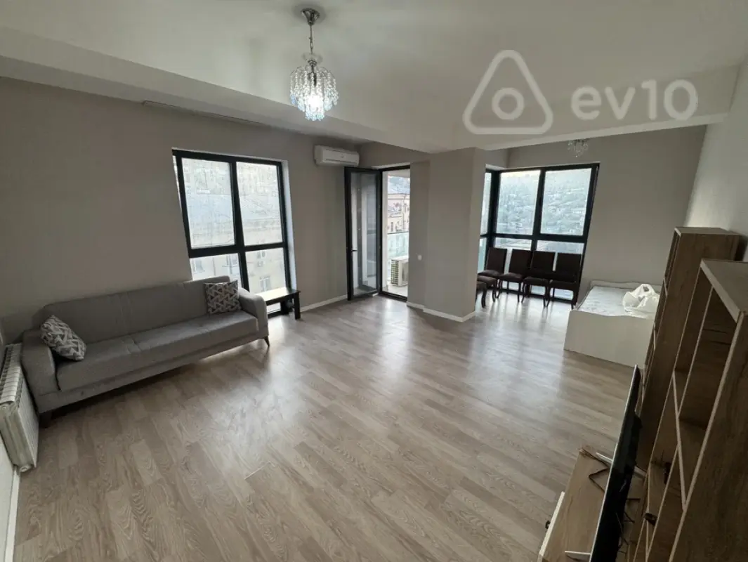 Kirayə verilir 2 otaqlı yeni tikili 85 m²