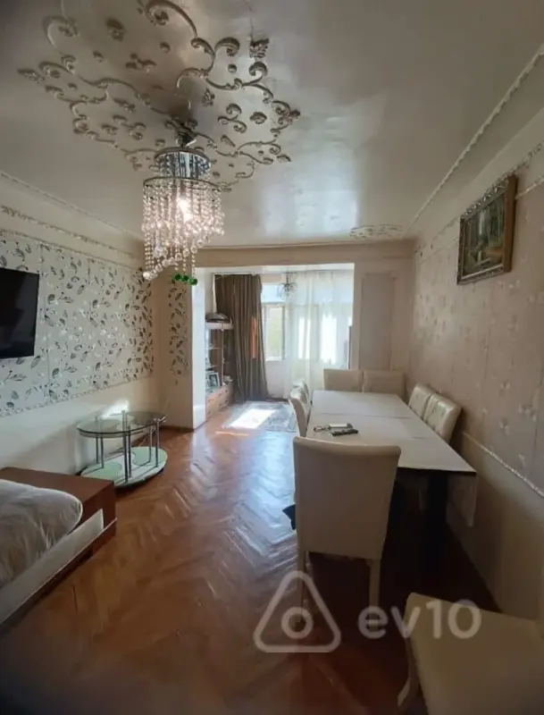 Satılır 3 otaqlı köhnə tikili 80 m²