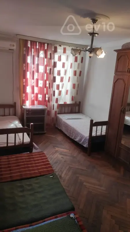 Kirayə verilir 2 otaqlı köhnə tikili 55 m²