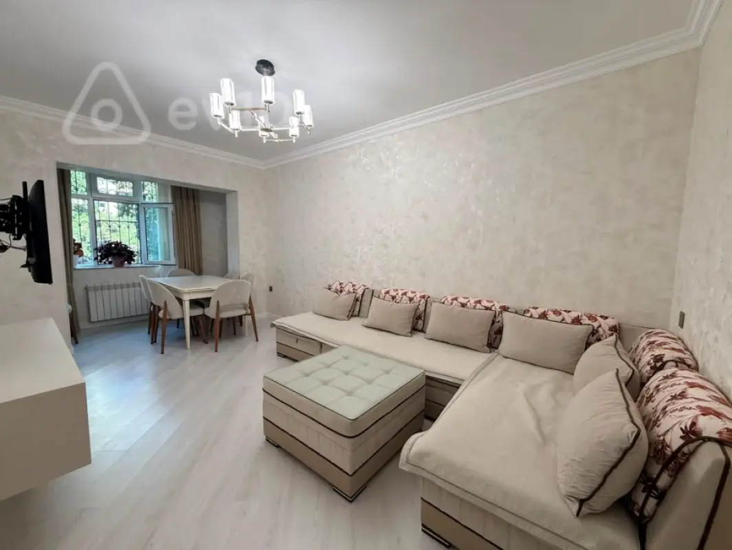 Satılır 4 otaqlı köhnə tikili 100 m²