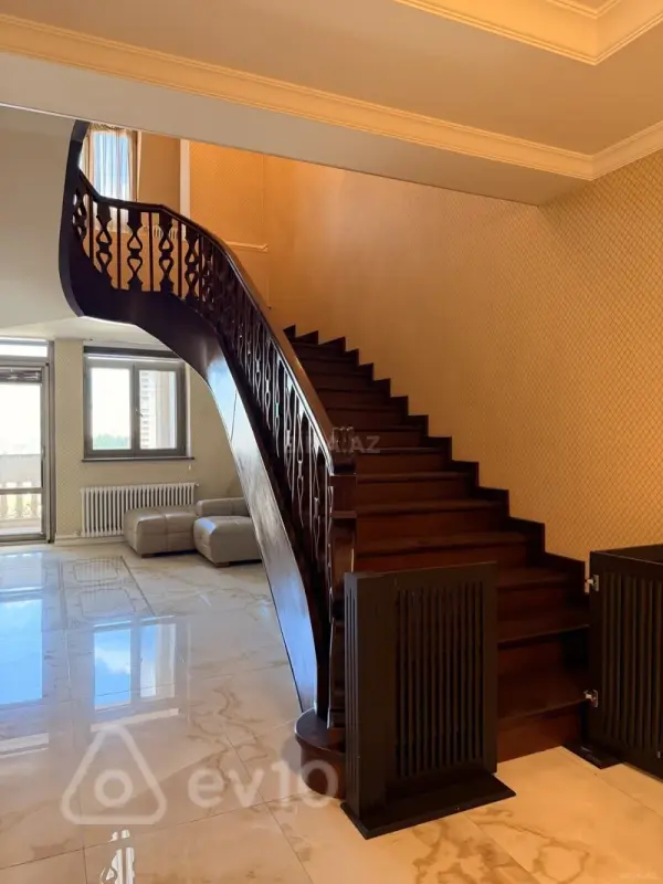 Kirayə verilir 6 otaqlı yeni tikili 530 m²
