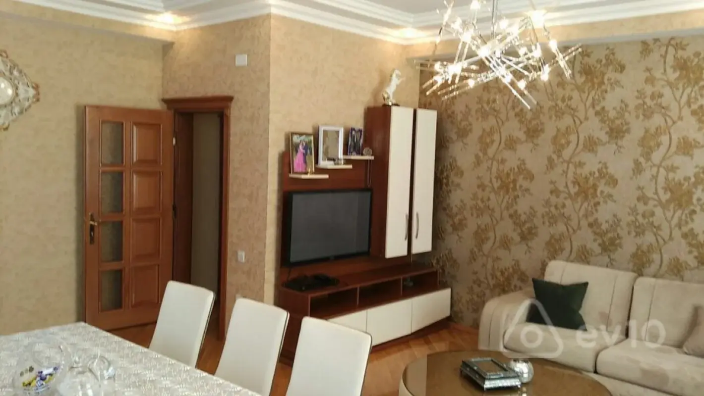 Satılır 3 otaqlı yeni tikili 121 m²