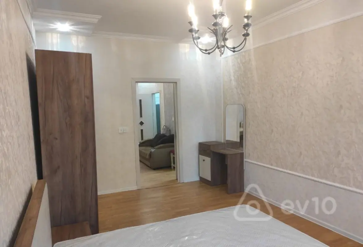 Kirayə verilir 2 otaqlı köhnə tikili 55 m²