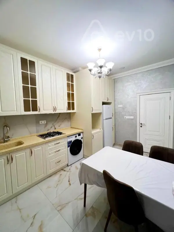 Kirayə verilir 2 otaqlı yeni tikili 84 m²