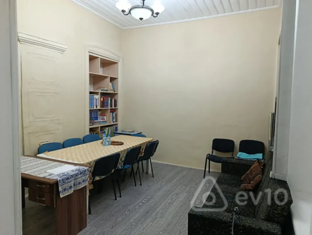 Kirayə verilir 3 otaqlı köhnə tikili 85 m²