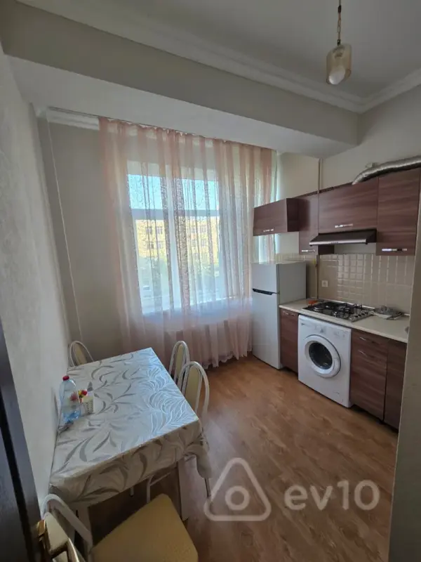 Kirayə verilir 1 otaqlı yeni tikili 45 m²