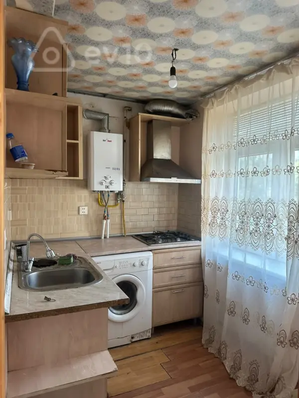 Kirayə verilir 2 otaqlı köhnə tikili 60 m²