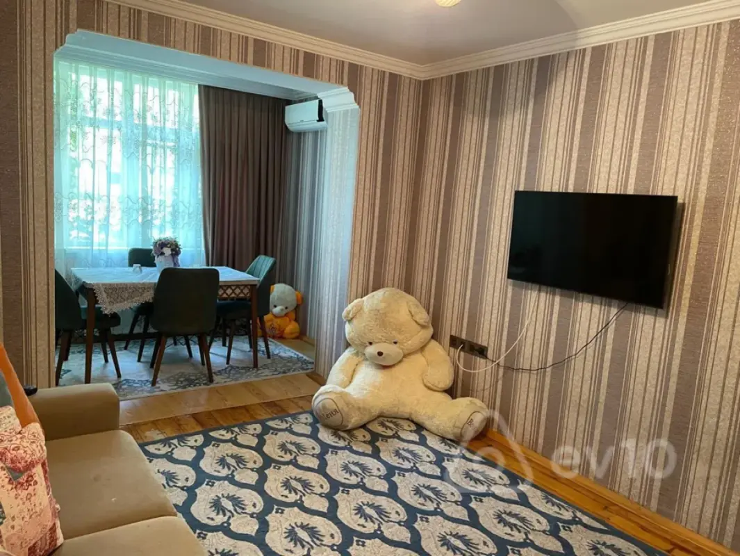 Satılır 2 otaqlı köhnə tikili 60 m²