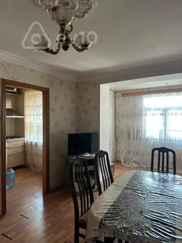 Kirayə verilir 2 otaqlı köhnə tikili 65 m²