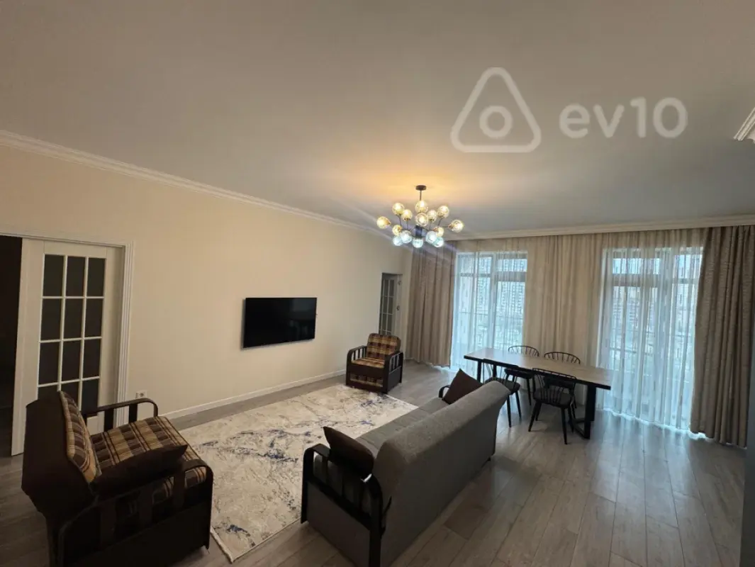 Kirayə verilir 3 otaqlı yeni tikili 95 m²