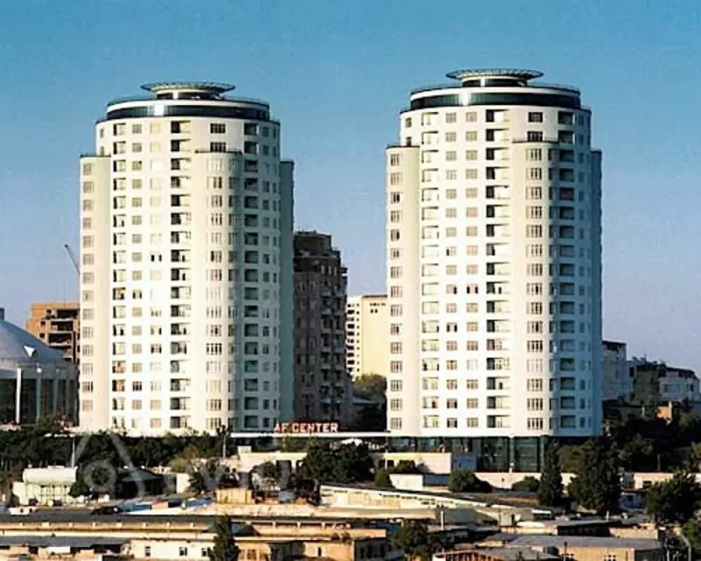 Satılır 4 otaqlı yeni tikili 210 m²