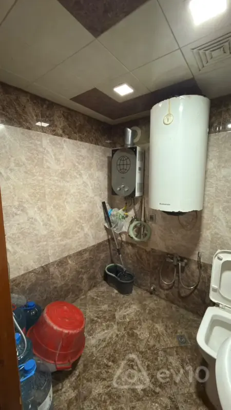 Satılır 2 otaqlı köhnə tikili 60 m²