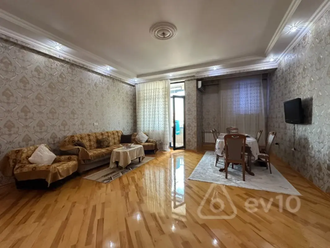 Satılır 3 otaqlı yeni tikili 105 m²
