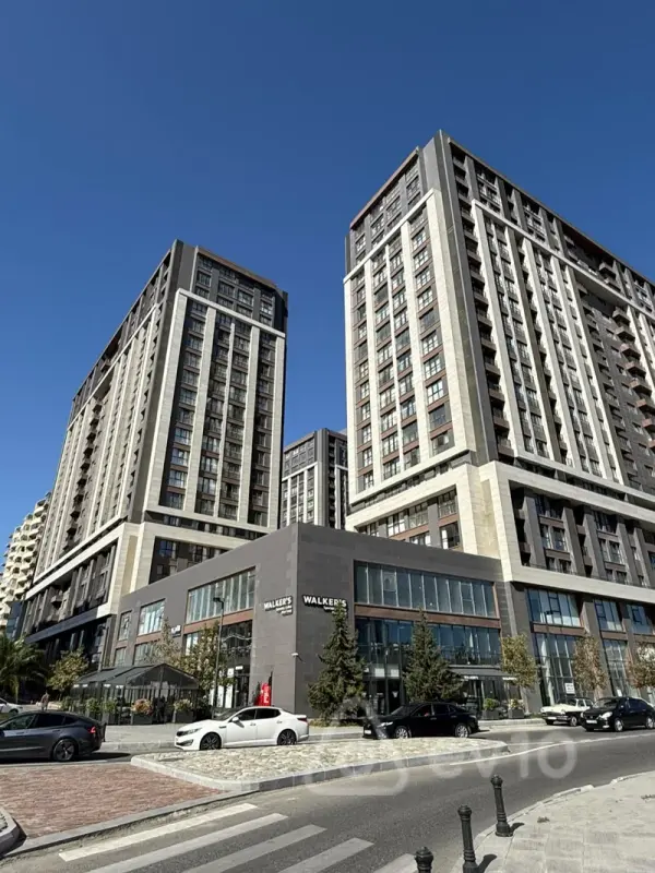 Kirayə verilir mənzil 385 m²