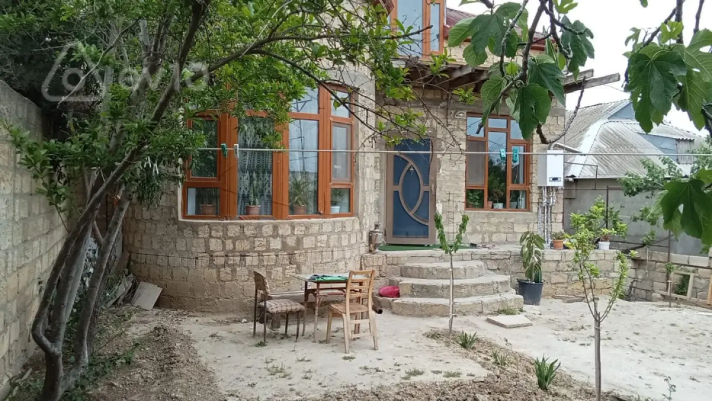 Satılır 3 otaqlı həyət evi 100 m²