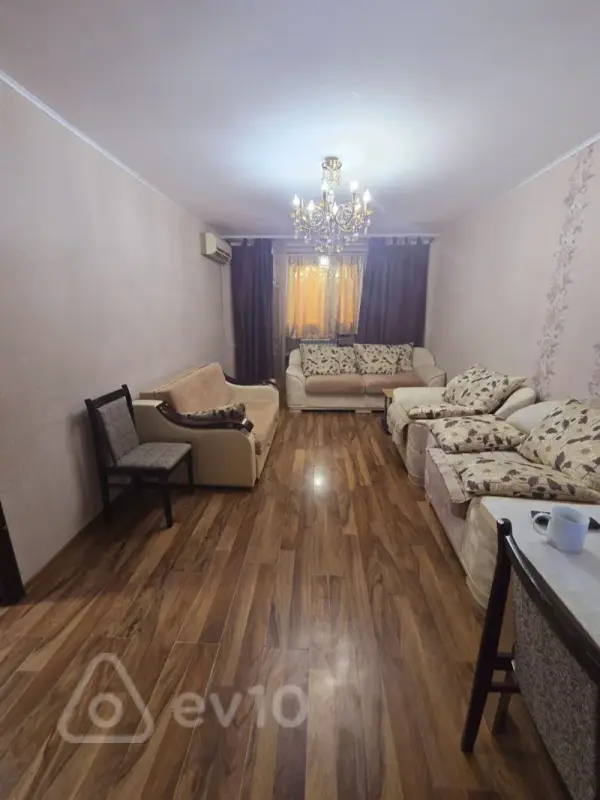 Kirayə verilir 4 otaqlı köhnə tikili 75 m²
