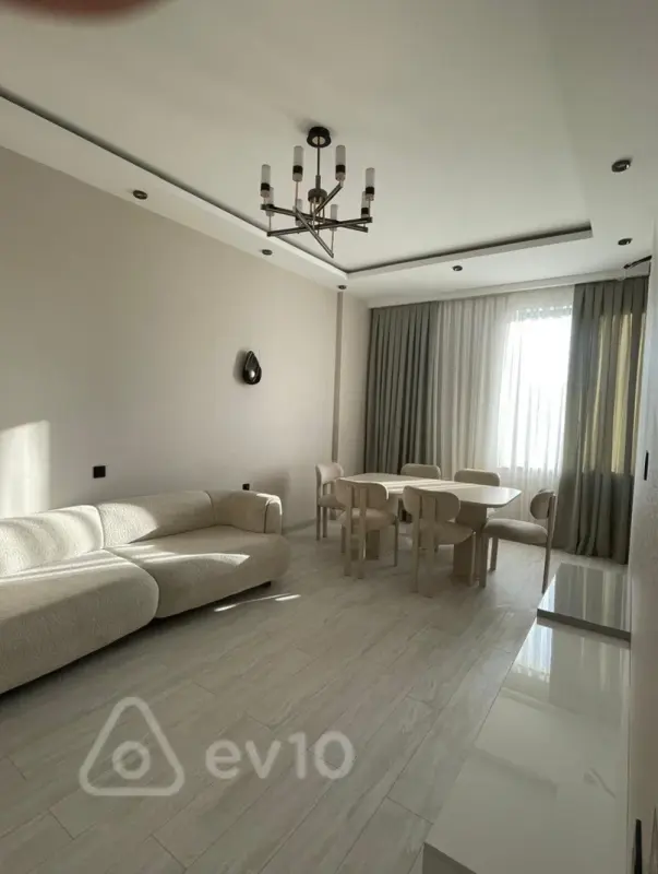 Satılır 2 otaqlı yeni tikili 70 m²
