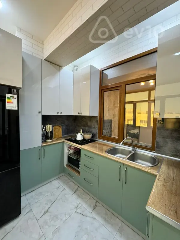 Kirayə verilir 2 otaqlı yeni tikili 70 m²