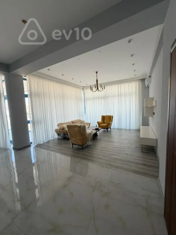 Kirayə verilir 4 otaqlı yeni tikili 190 m²