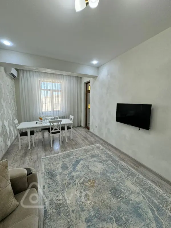 Kirayə verilir 2 otaqlı yeni tikili 70 m²
