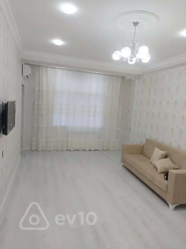 Kirayə verilir 2 otaqlı yeni tikili 75 m²