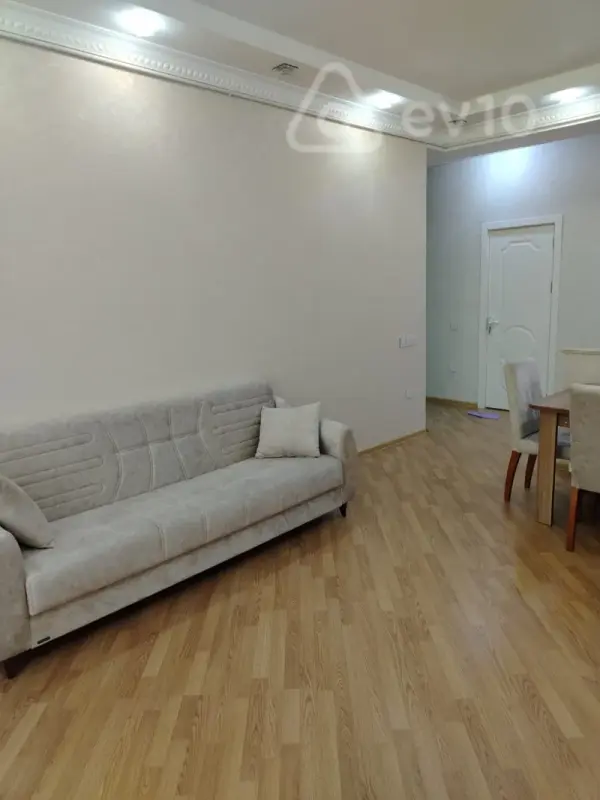 Kirayə verilir 2 otaqlı yeni tikili 55 m²