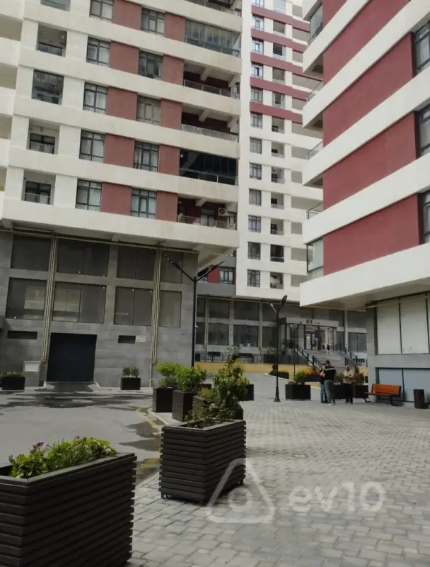 Kirayə verilir 2 otaqlı yeni tikili 70 m²