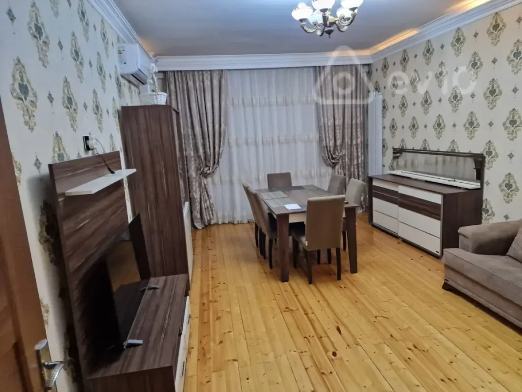 Kirayə verilir 2 otaqlı yeni tikili 70 m²