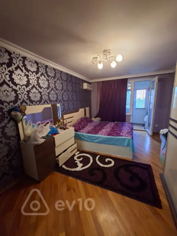 Kirayə verilir 3 otaqlı köhnə tikili 87 m²