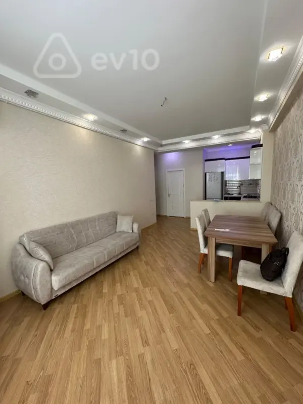 Kirayə verilir 2 otaqlı yeni tikili 65 m²