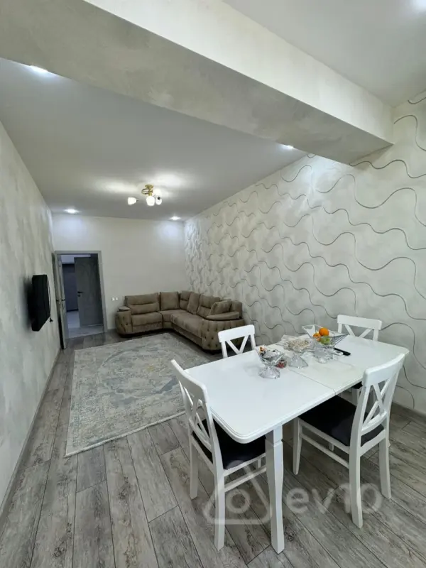 Kirayə verilir 2 otaqlı yeni tikili 70 m²